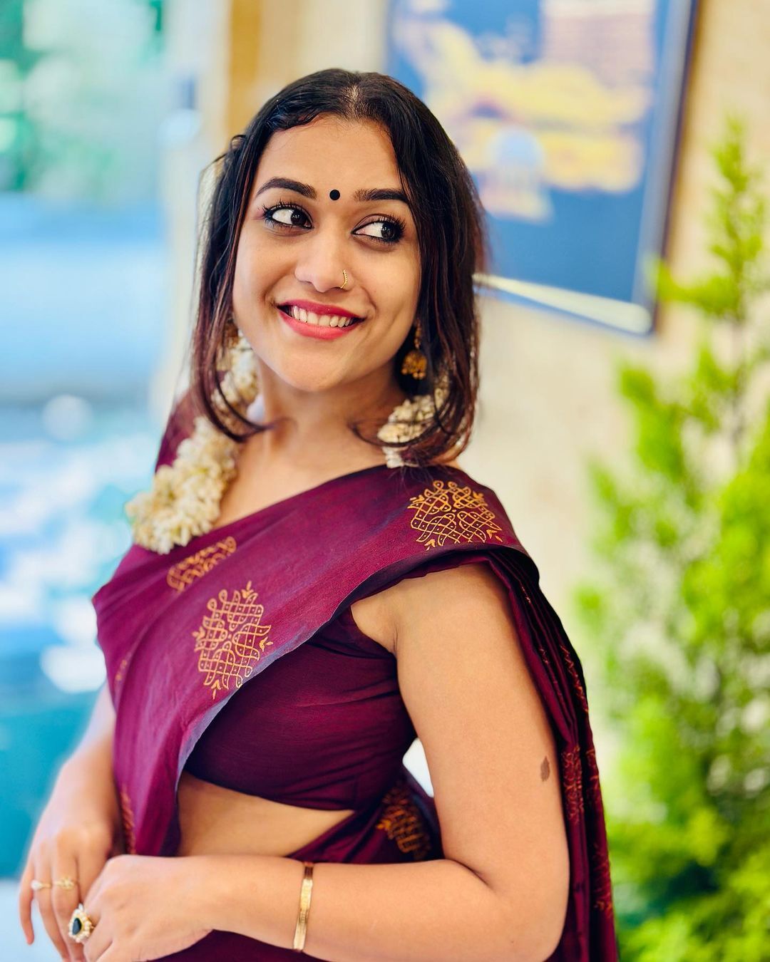 Parvathy R Krishna: റെഡിൽ സൂപ്പർ സ്റ്റൈലിഷ് ലുക്കിൽ പാർവതി ആർ കൃഷ്ണ; ആരാധകരുടെ മനം മയക്കിയ ചിത്രങ്ങൾ കാണാം