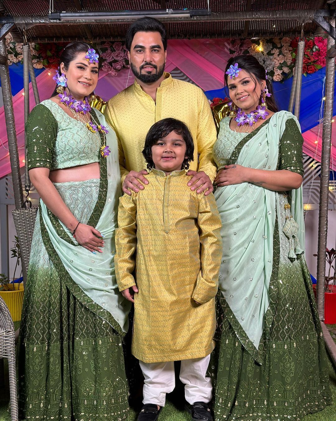 अरमान मलिक की 2 प्रेग्नेंट बीवियों की एक साथ हुई गोद भराई, दुल्हन की तरह सजी पायल और कृतिका, देखें Photos