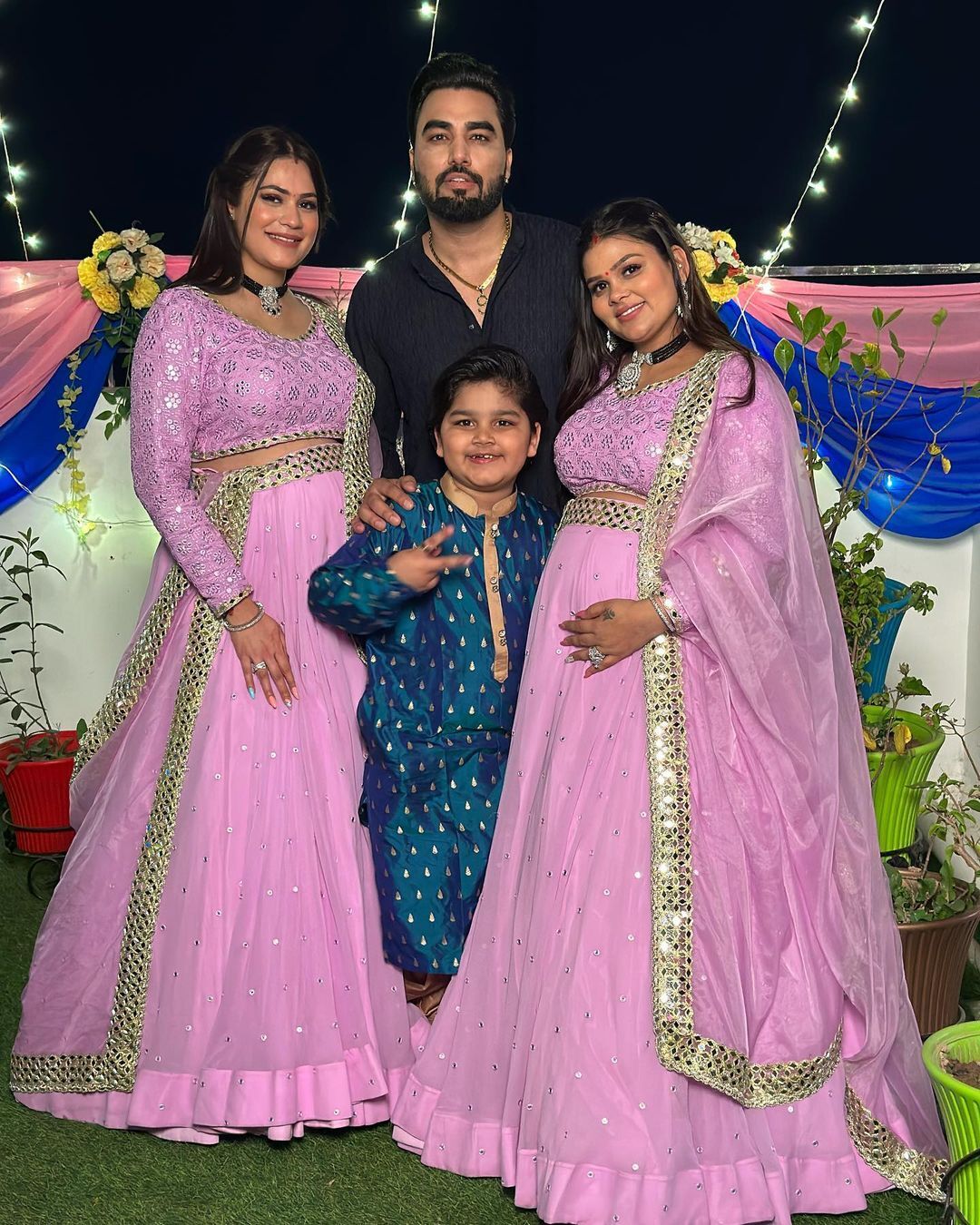 अरमान मलिक की 2 प्रेग्नेंट बीवियों की एक साथ हुई गोद भराई, दुल्हन की तरह सजी पायल और कृतिका, देखें Photos