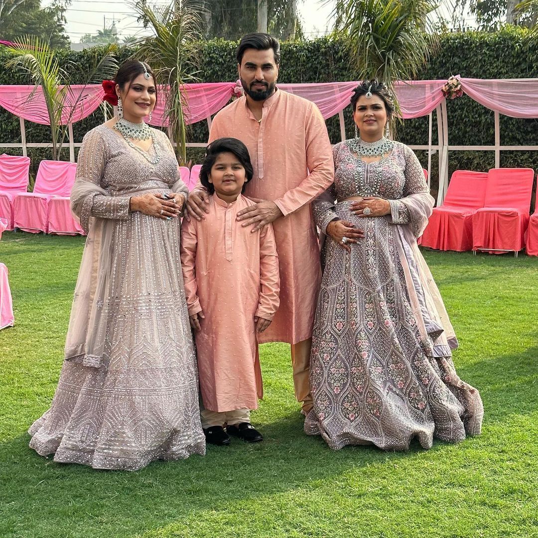अरमान मलिक की 2 प्रेग्नेंट बीवियों की एक साथ हुई गोद भराई, दुल्हन की तरह सजी पायल और कृतिका, देखें Photos