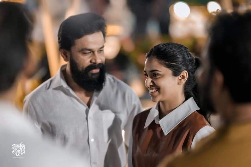 ദിലീപിനും കാവ്യക്കുമൊപ്പം ഇത്തവണ മീനൂട്ടി മാത്രമല്ല  മാമാട്ടിയുമുണ്ട്: വൈറലായി ചിത്രങ്ങള്‍