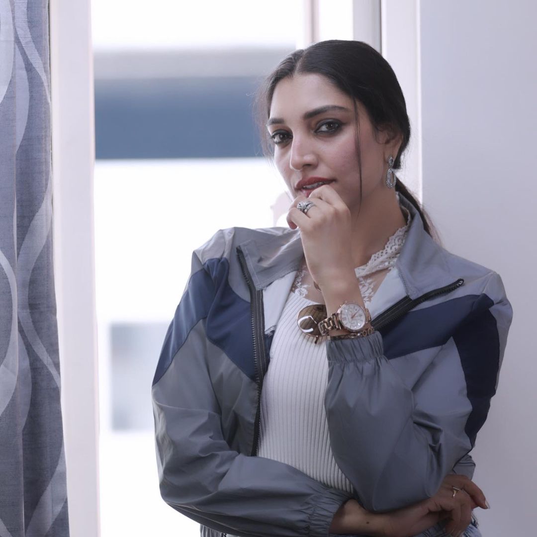 Rithu Manthra: ആഹാ... സൂപ്പർ! വീക്കെന്റിൽ പൊളി ലുക്കിൽ ഋതു മന്ത്ര; സോഷ്യൽ മീഡിയയിൽ പുത്തൻ ലുക്കിൽ അവതരിച്ച് ബിഗ് ബോസ് താരം