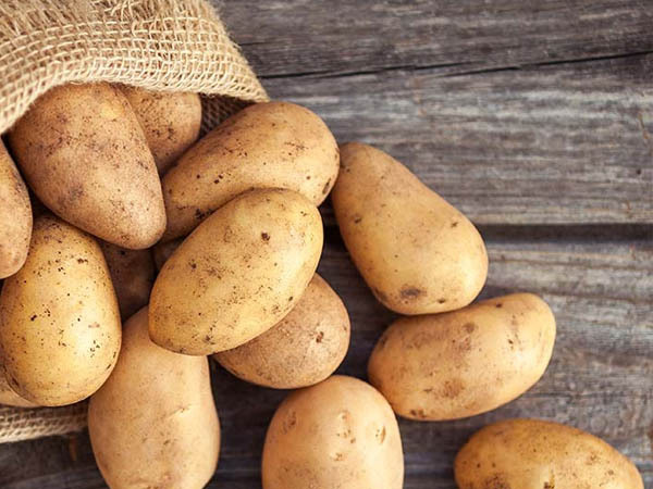 Beauty Tips with Potato: സൗന്ദര്യം കൂട്ടാന്‍ ഉരുളക്കിഴങ്ങോ..? കള്ളമല്ല, സത്യമാണ്