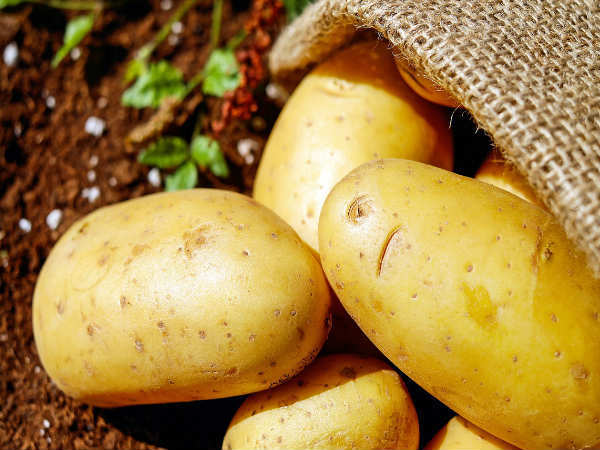 Beauty Tips with Potato: സൗന്ദര്യം കൂട്ടാന്‍ ഉരുളക്കിഴങ്ങോ..? കള്ളമല്ല, സത്യമാണ്