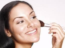 Cleaning Tips: മേക്കപ്പ് കറ വസ്ത്രങ്ങളിലായോ.. പേടി വേണ്ട, പരിഹാരമിതാ