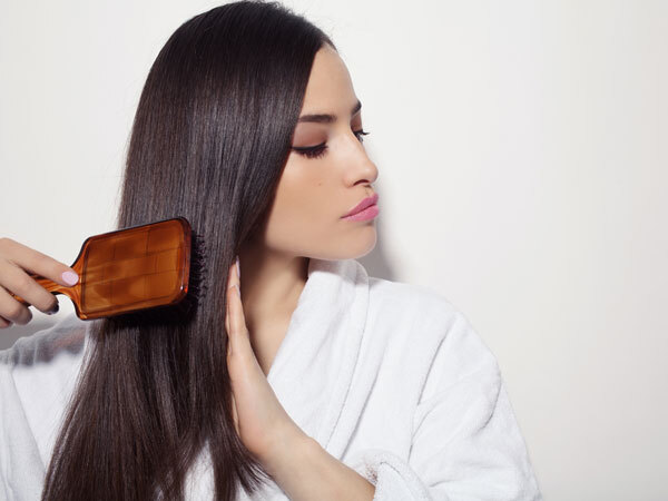  Hair Care-മുടി കൊഴിച്ചലാണോ പ്രശ്നം; ഇതാ ബദാം ഓയിൽ കൊണ്ട് കിടിലനൊരു പ്രയോഗം