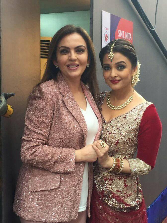 Nita Ambani's Makeup Artist: नीता अंबानी इस बड़े आर्टिस्ट से कराती हैं  मेकअप, चार्ज सुनकर उड़ जाएंगे होश 