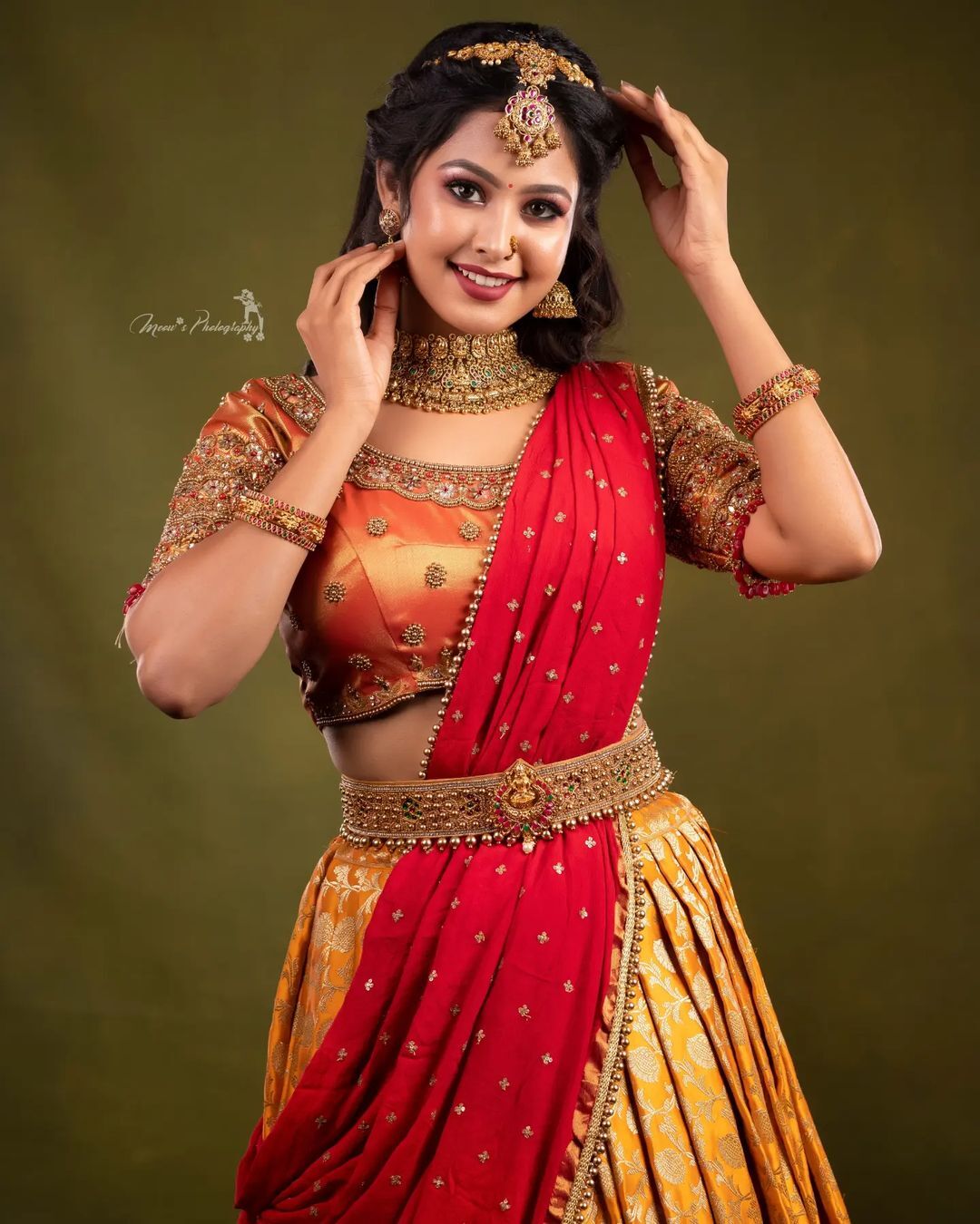 photos : ட்ரான்ஸ்பரண்ட் சேலையில் தெறிக்கவிடும் அழகு.. விஜய் டிவி சீரியல் நடிகையின் ஸ்டன்னிங் போட்டோஸ்!