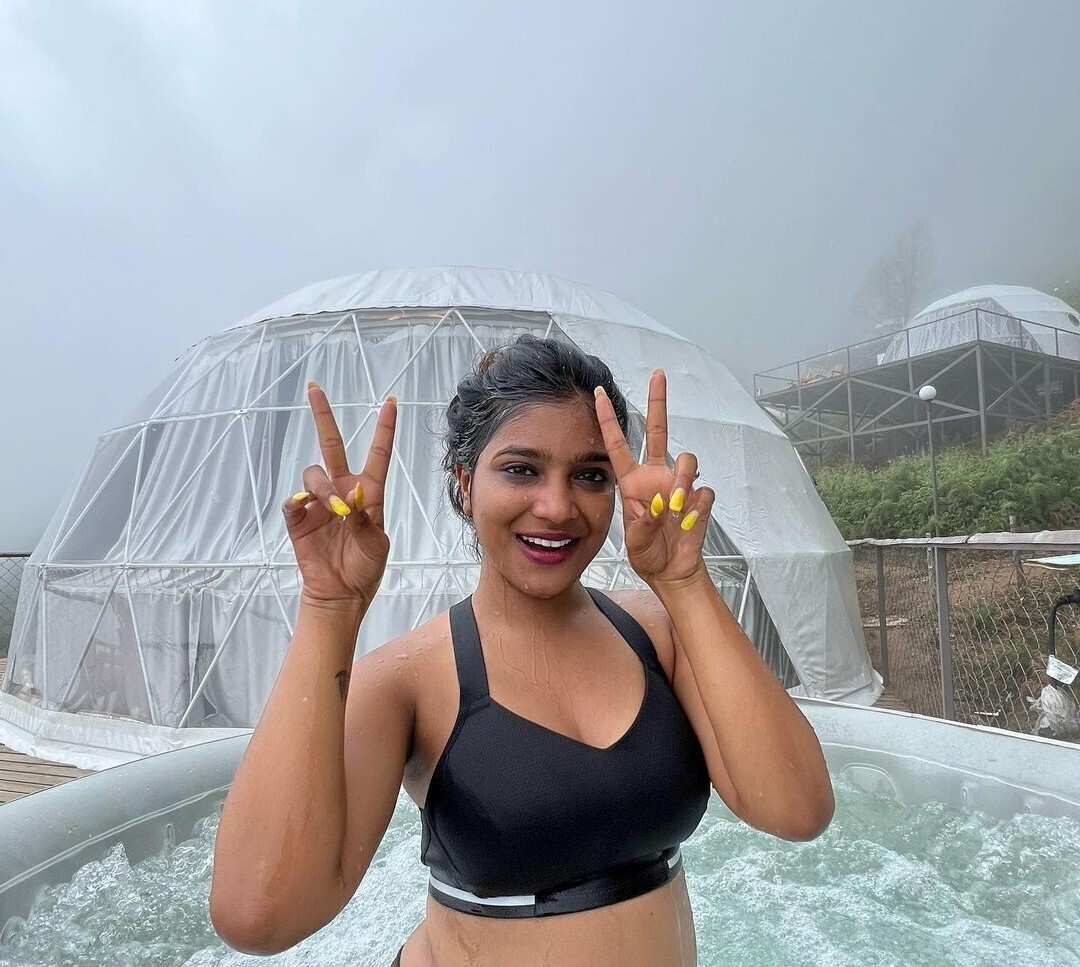 PHOTOS : டாப் நடிகைகளை ஓவர் டேக் செய்யும் விஜி பார்வதி..  வேற லெவல் போட்டோஷூட் போங்க.. 