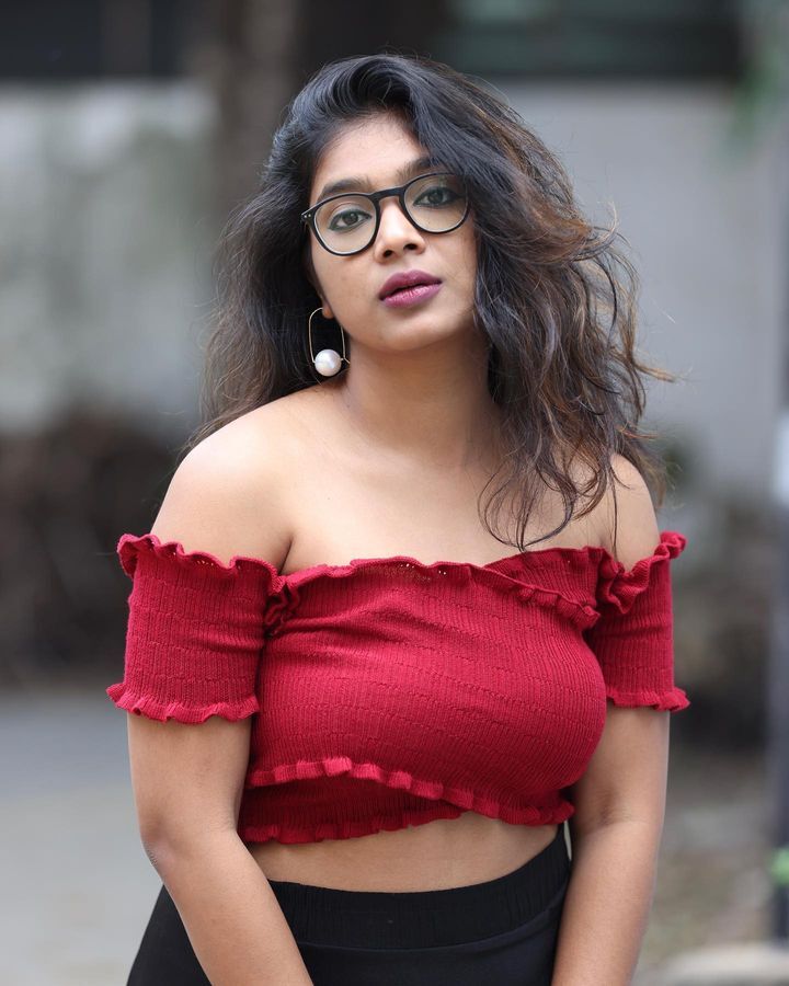 PHOTOS : டாப் நடிகைகளை ஓவர் டேக் செய்யும் விஜி பார்வதி..  வேற லெவல் போட்டோஷூட் போங்க.. 