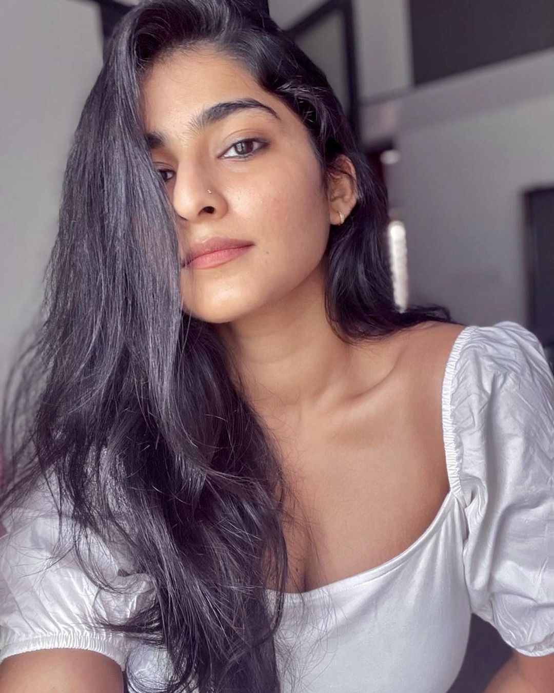 photos : புடவையில் சொக்கவைக்கும் அழகு.. நடிகை காயத்ரி அசோக்கின் அசத்தல் க்ளிக்ஸ்!