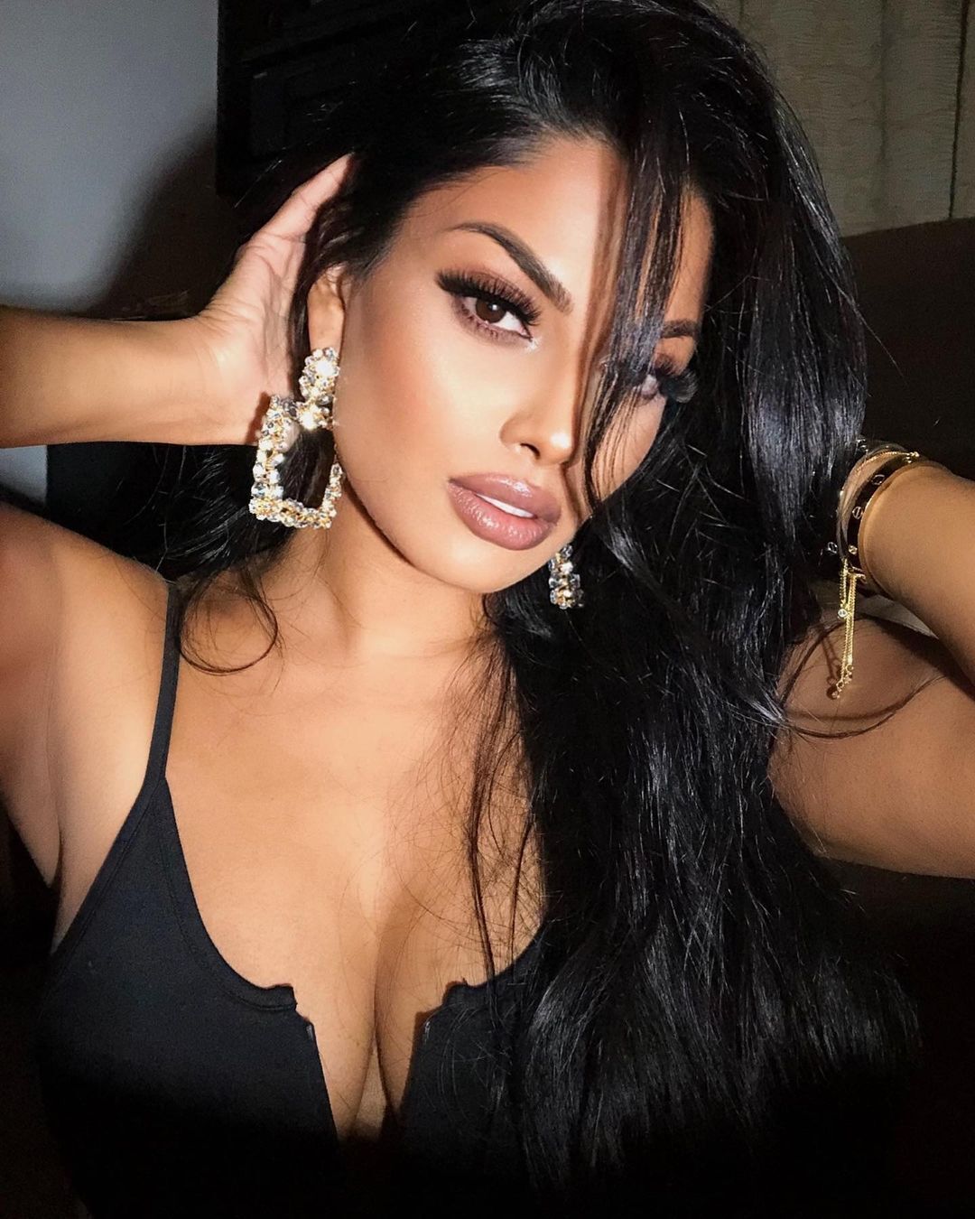 PHOTOS : பிகினியில் வளைந்து நெளிந்து போஸ் கொடுத்த சந்திரிக்கா ரவி.. சுண்டியிழுக்கும் லேட்டஸ்ட் பிக்ஸ்.. 