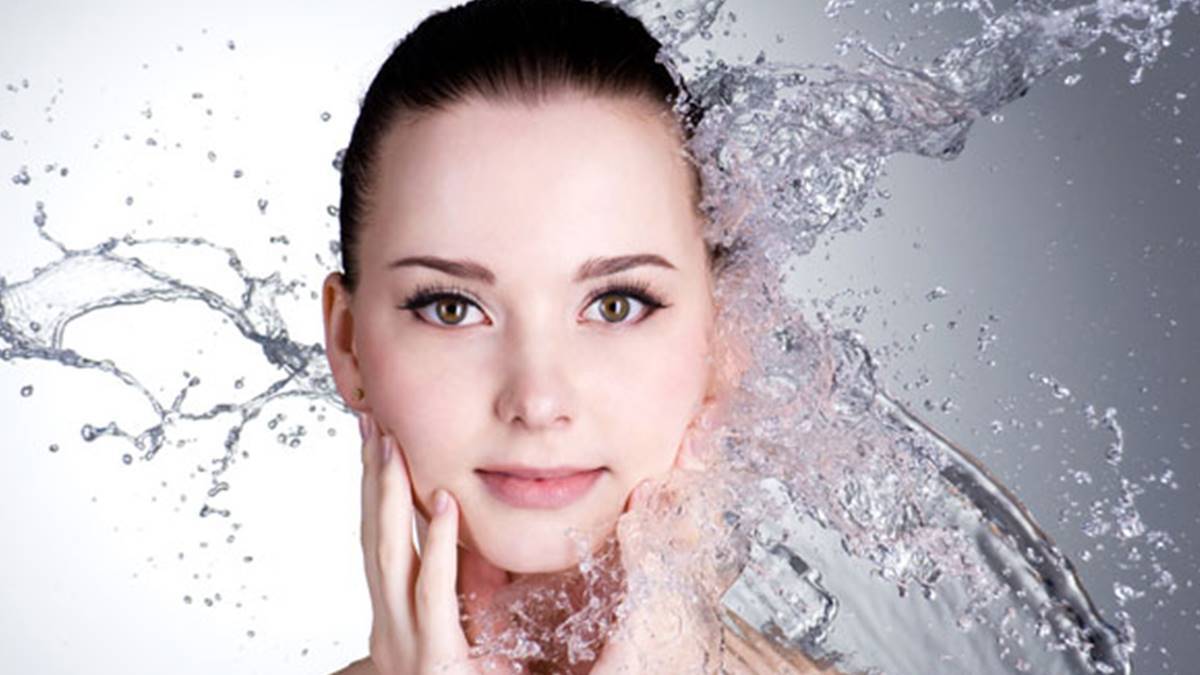 Skin Care: പ്രായത്തെ പിടിച്ചുകെട്ടാം.....എന്നും മധുരപ്പതിനാറിൽ നിൽക്കാം