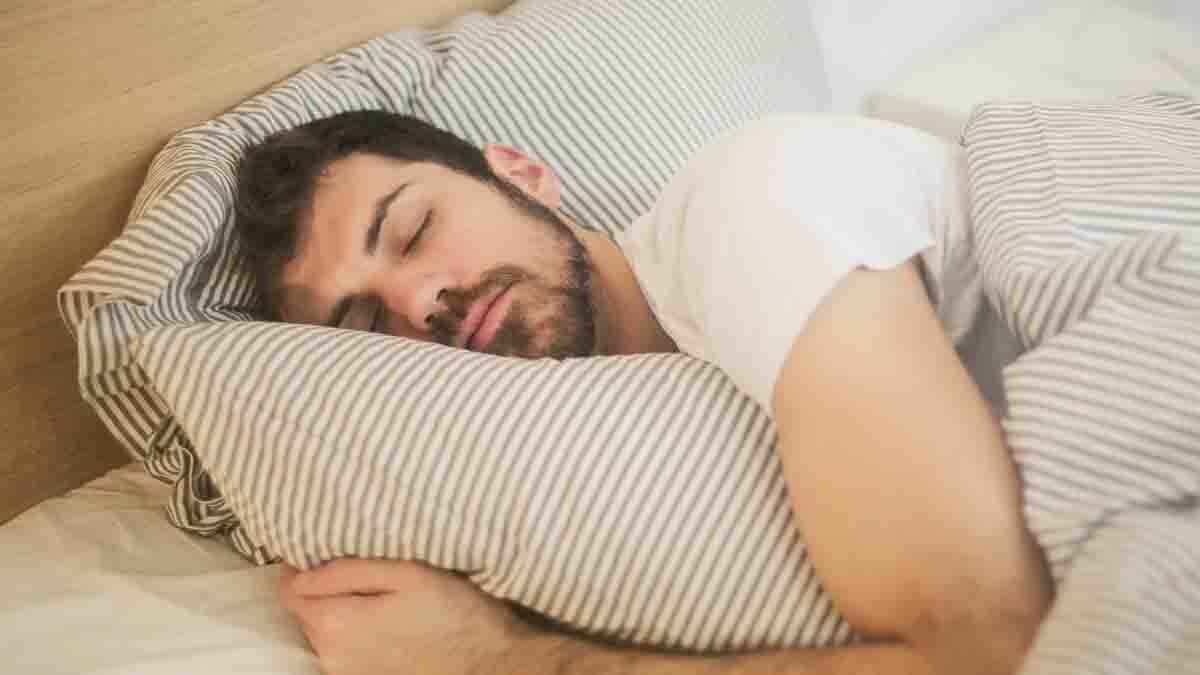 Sleep Tips: എല്ലാ ഉറക്കവും ഒരുപോലെയല്ല... നിങ്ങള്‍ ഉറങ്ങുന്നത് ഇങ്ങനെയാണോ..?