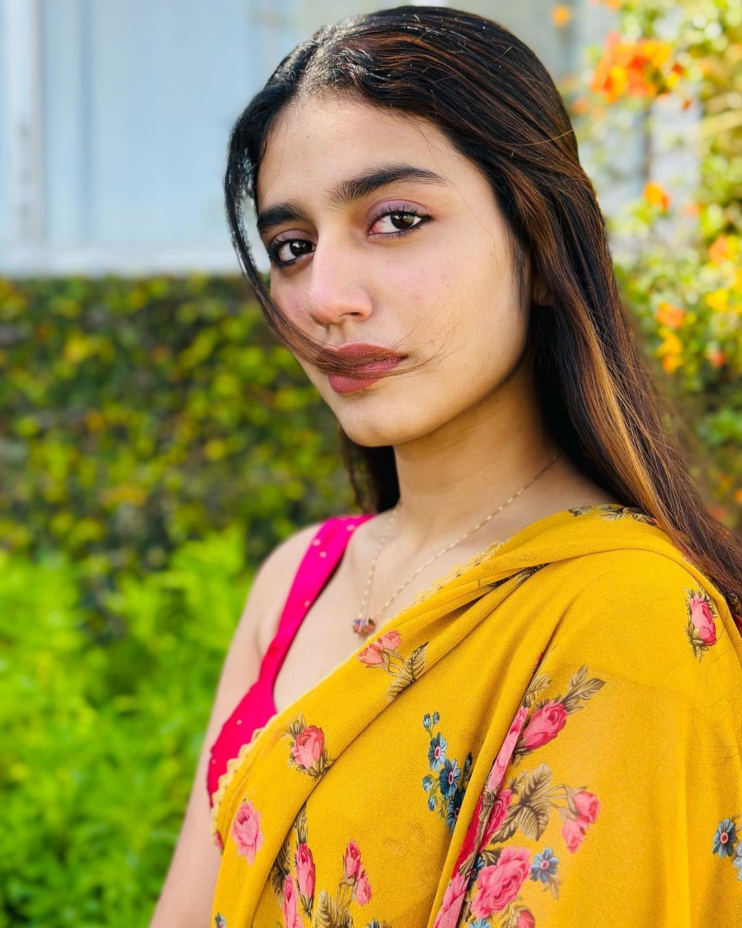 Priya Prakash Varrier: ഗ്ലാമറസ് മേക്കോവറിൽ പ്രിയ പ്രകാശ്... ബ്ലാക്ക് ആന്റ് വൈറ്റിൽ ആരാധകരെ ഞെട്ടിച്ച് നടി, ചിത്രങ്ങൾ കാണാം