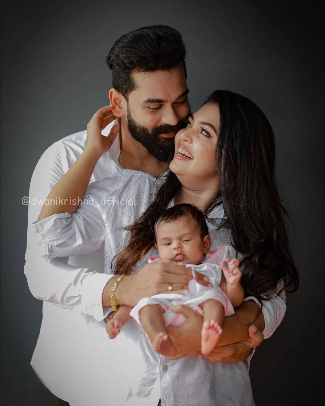 Mridula Vijay: കണ്ണെടുക്കാൻ കഴിയുന്നില്ല... ലഹങ്കയിൽ കലക്കൻ ലുക്കിൽ മൃദുല വിജയ്, ആരാധകരുടെ മനം മയക്കി താരം