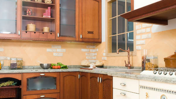 Vastu Tips: സൂര്യന്‍ അസ്തമിച്ചതിന് ശേഷം ഇക്കാര്യങ്ങള്‍ ചെയ്യാനേ പാടില്ല, ചെയ്താല്‍... 