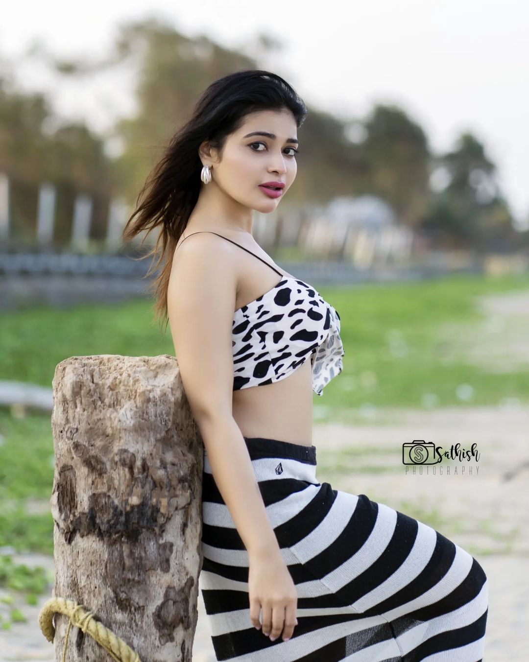 దర్శన్ గుప్తా హాట్ షో.. హీటెక్కిపోతున్న కుర్రాళ్లు..!