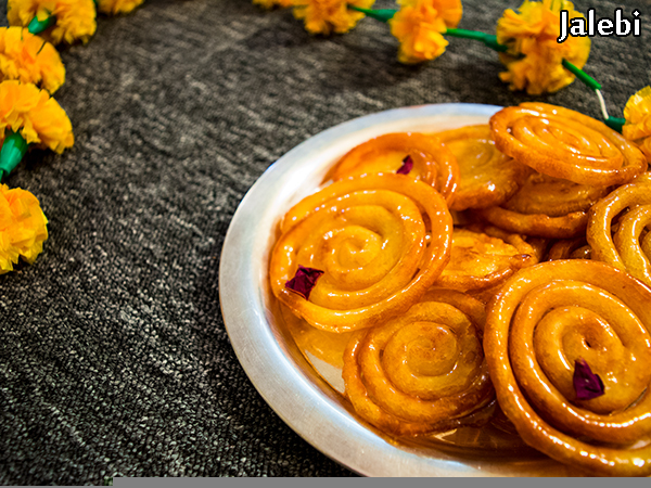 ഷഹി സമോസയും മോട്ടു ജിലേബിയും, സ്ട്രീറ്റ് ഫുഡില്‍ രാജസ്ഥാന്‍ കിംഗ്; കഴിക്കേണ്ടത് ഈ ഐറ്റംസ്