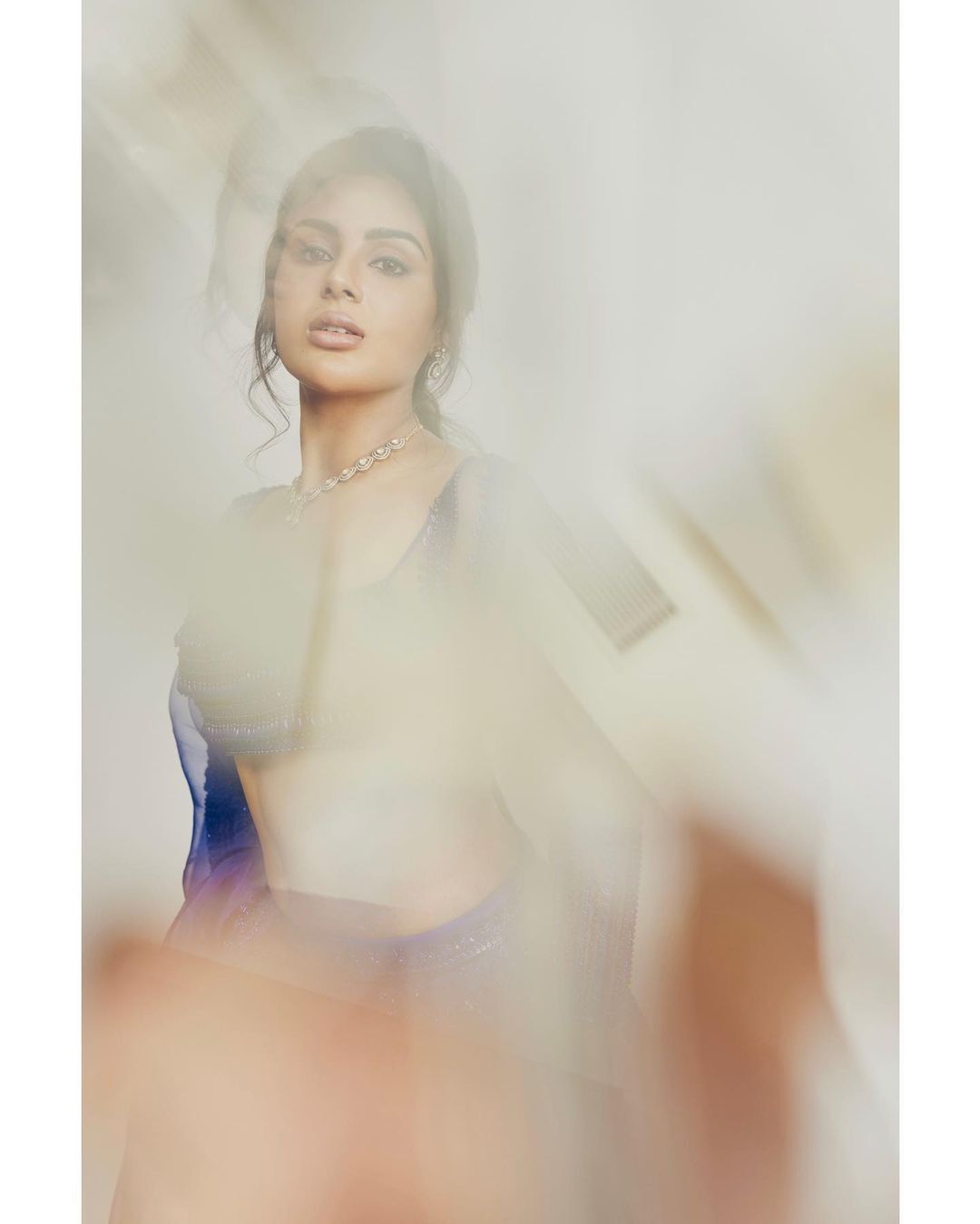 మత్తెక్కించే అందాలతో మనసు దోచేస్తున్న సంయుక్త మీనన్