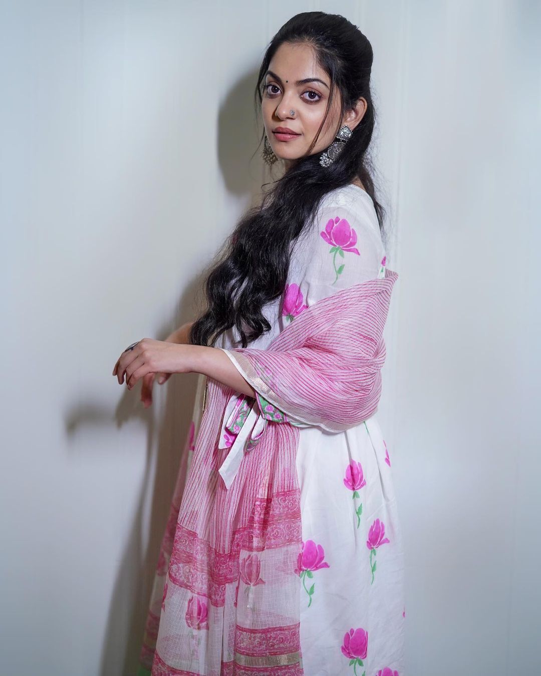 Ahaana Krishna: ഇത് 'അടി'യല്ല, അടിപൊളി.... സൂപ്പർ ലുക്കിൽ അഹാന കൃഷ്ണ; പുത്തൻ സിനിമയുടെ പ്രമോഷണൽ ചടങ്ങിൽ തിളങ്ങി താരപുത്രി