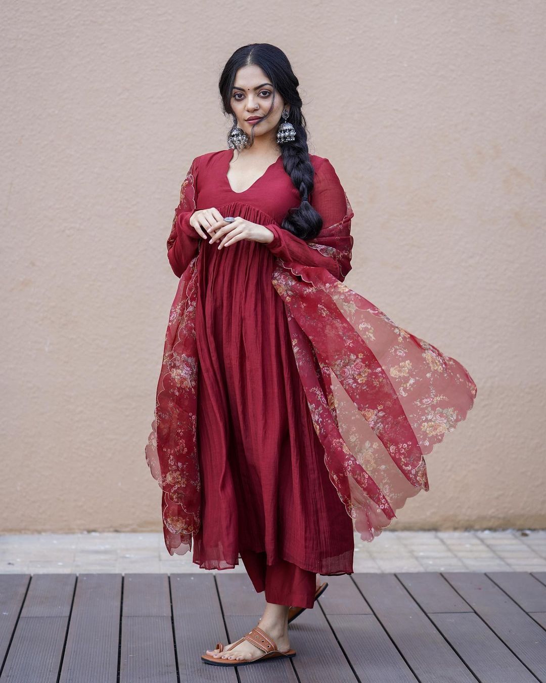 Ahaana Krishna: ഇത് 'അടി'യല്ല, അടിപൊളി.... സൂപ്പർ ലുക്കിൽ അഹാന കൃഷ്ണ; പുത്തൻ സിനിമയുടെ പ്രമോഷണൽ ചടങ്ങിൽ തിളങ്ങി താരപുത്രി