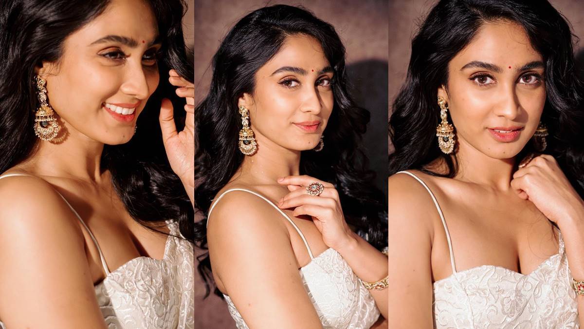 Deepti Sati: ഈദ് ഗ്ലാമറസാക്കി ദീപ്തി സതി... സോഷ്യൽ മീഡിയയിൽ തരംഗമായി മോളിവുഡ് സുന്ദരിയുടെ കലക്കൻ ചിത്രങ്ങൾ