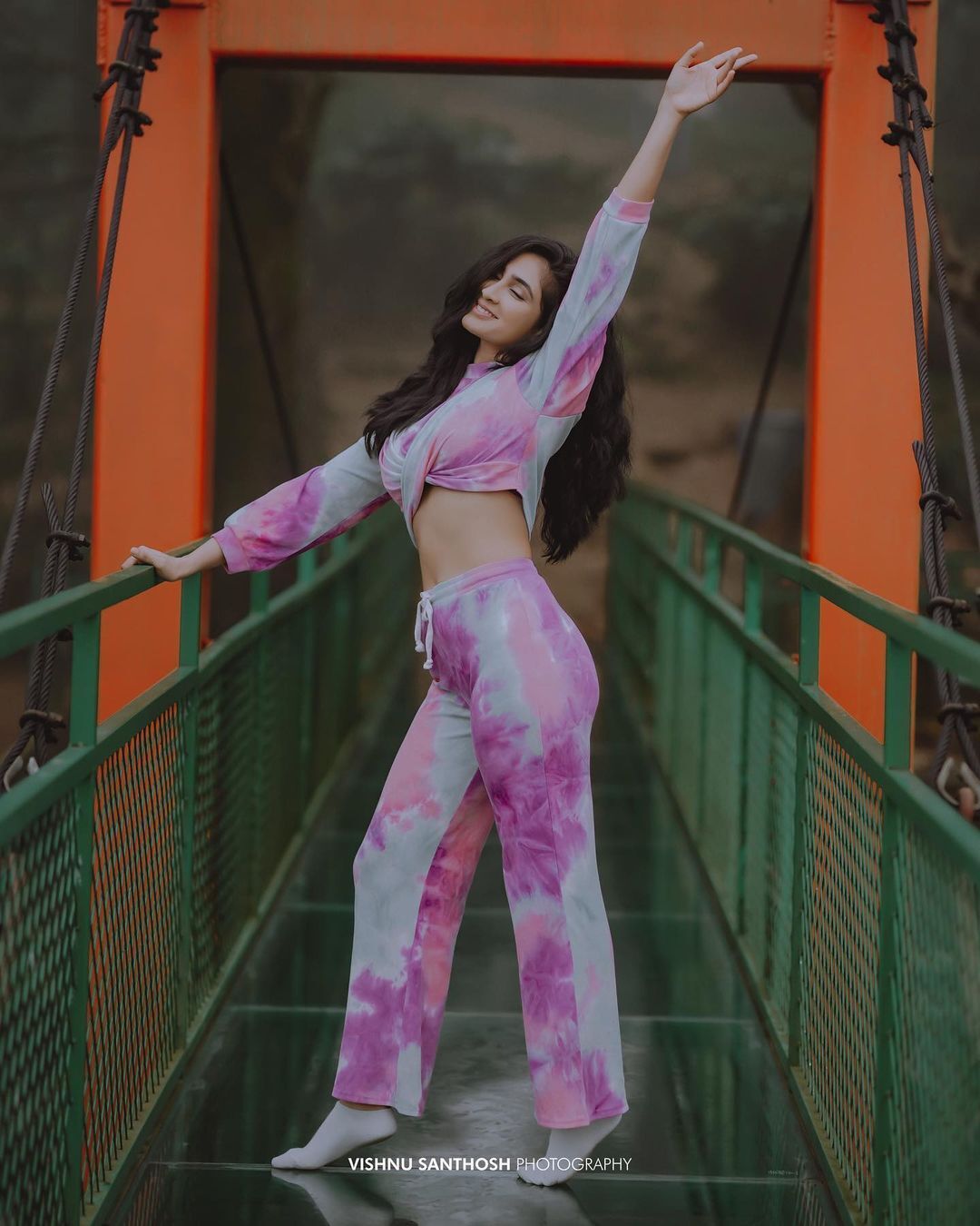 Deepti Sati: ഈദ് ഗ്ലാമറസാക്കി ദീപ്തി സതി... സോഷ്യൽ മീഡിയയിൽ തരംഗമായി മോളിവുഡ് സുന്ദരിയുടെ കലക്കൻ ചിത്രങ്ങൾ