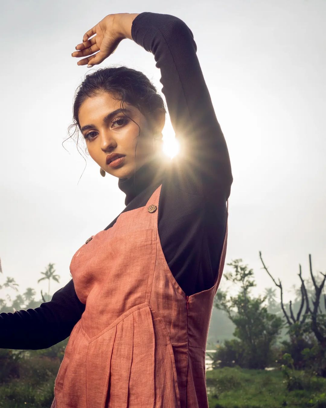 Mamitha Baiju: സൂപ്പർ ലുക്കിൽ മമിത ബൈജു... മിനിസ്ക്രീൻ വേദിയിൽ കലക്കൻ മേക്കോവറുമായി നടി, ചിത്രങ്ങൾ കാണാം