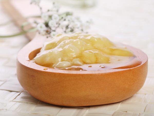 Hair care: മുടി തഴച്ച് വളരാന്‍ പഴം കൊണ്ട് ചില വിദ്യകളുണ്ട്, പഴത്തൊലിയായാലും മതി