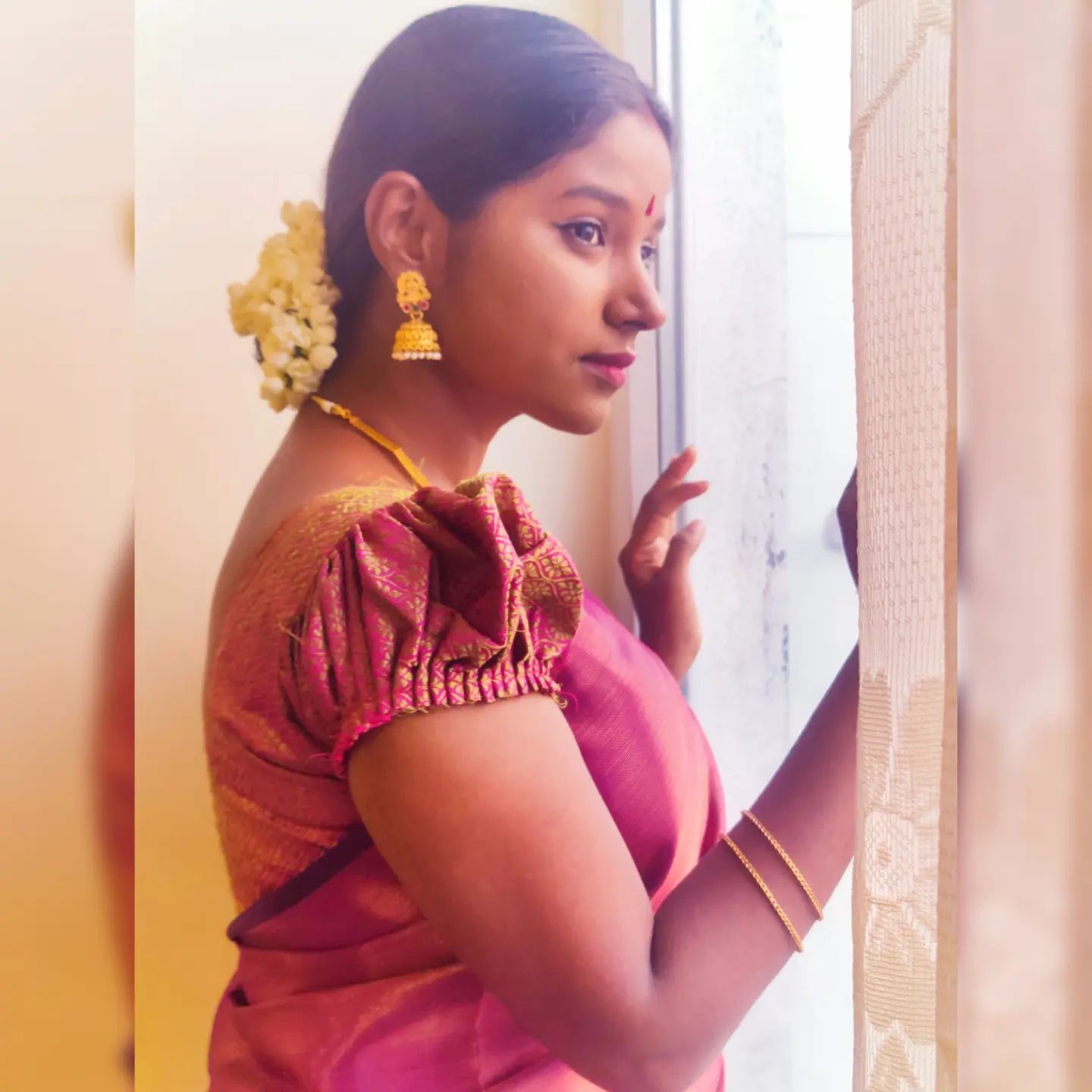 PHOTOS : சுந்தரி சீரியல் நடிகையா இவங்க? ஏங்கவைக்கும் அழகில் கேப்ரியல்லா செல்லஸ்.. 