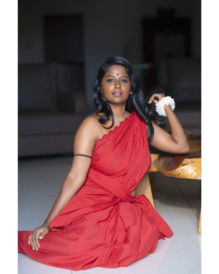 PHOTOS : சுந்தரி சீரியல் நடிகையா இவங்க? ஏங்கவைக்கும் அழகில் கேப்ரியல்லா செல்லஸ்.. 