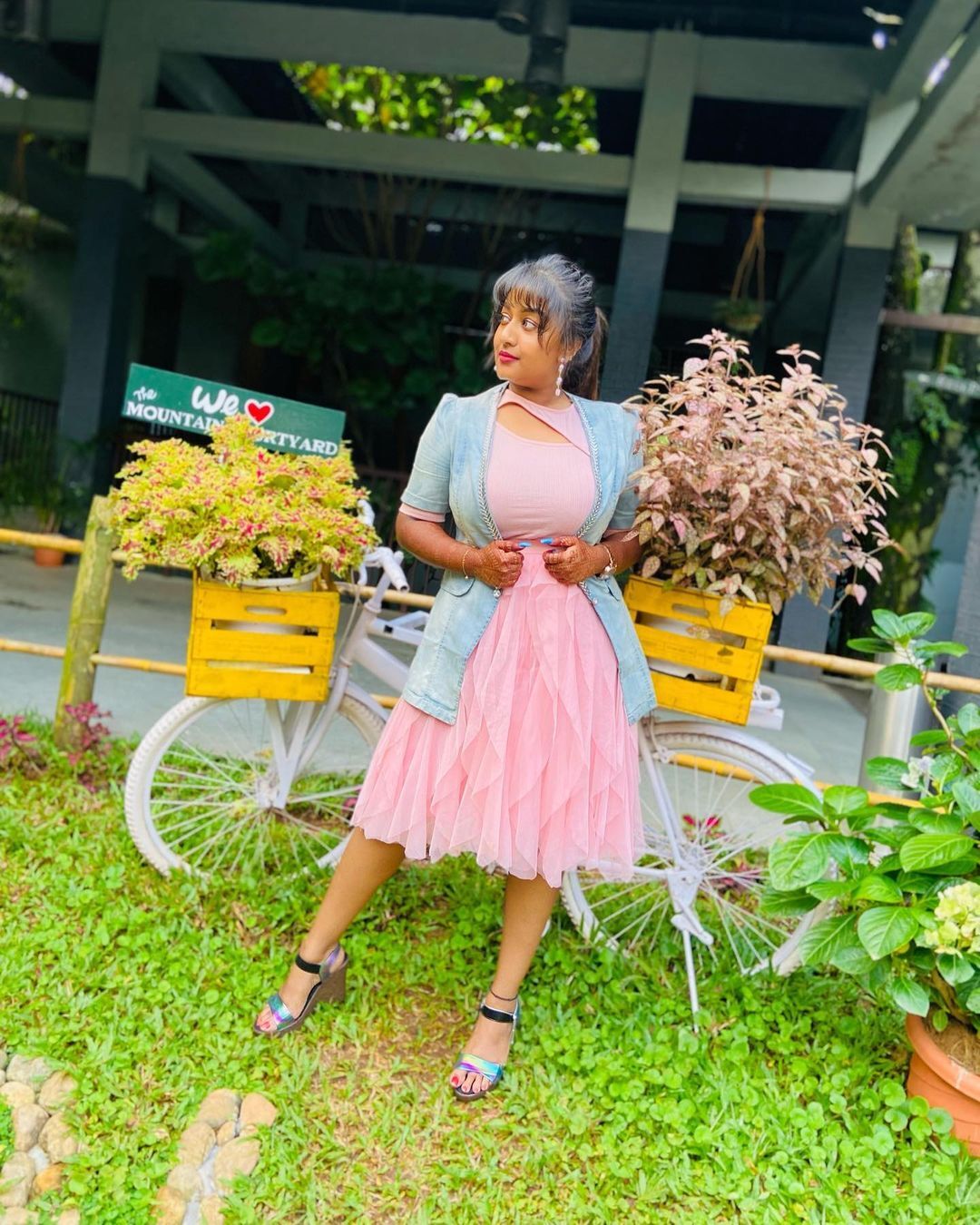 photos : தாவணியில் வசீகரிக்கும் அழகு.. நடிகை ரேமா அசோக்கின் நச் போட்டோஸ் இதோ!