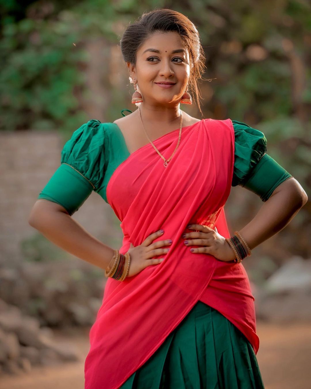 photos : தாவணியில் வசீகரிக்கும் அழகு.. நடிகை ரேமா அசோக்கின் நச் போட்டோஸ் இதோ!