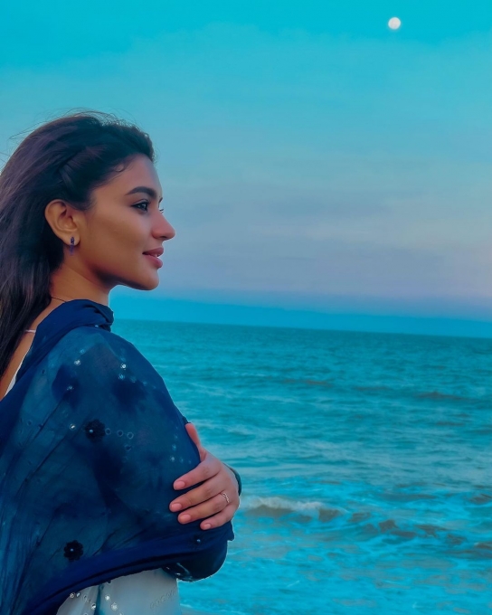 photos : காற்றே என் வாசல் வந்தாய்.. நடிகை ஷபானா ஷாஜஹான் லேட்டஸ்ட் க்ளிக்ஸ் இதோ!