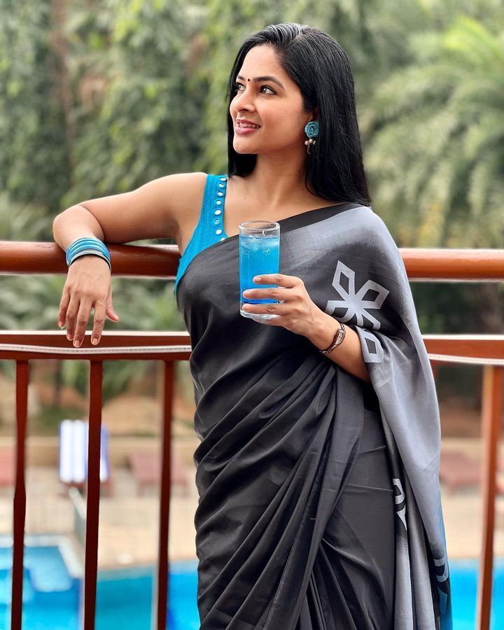 PHOTOS : நடிகை மதுமிதாவின் லேட்டஸ்ட் அசத்தல் போட்டோஸ்.. | Gorgeous