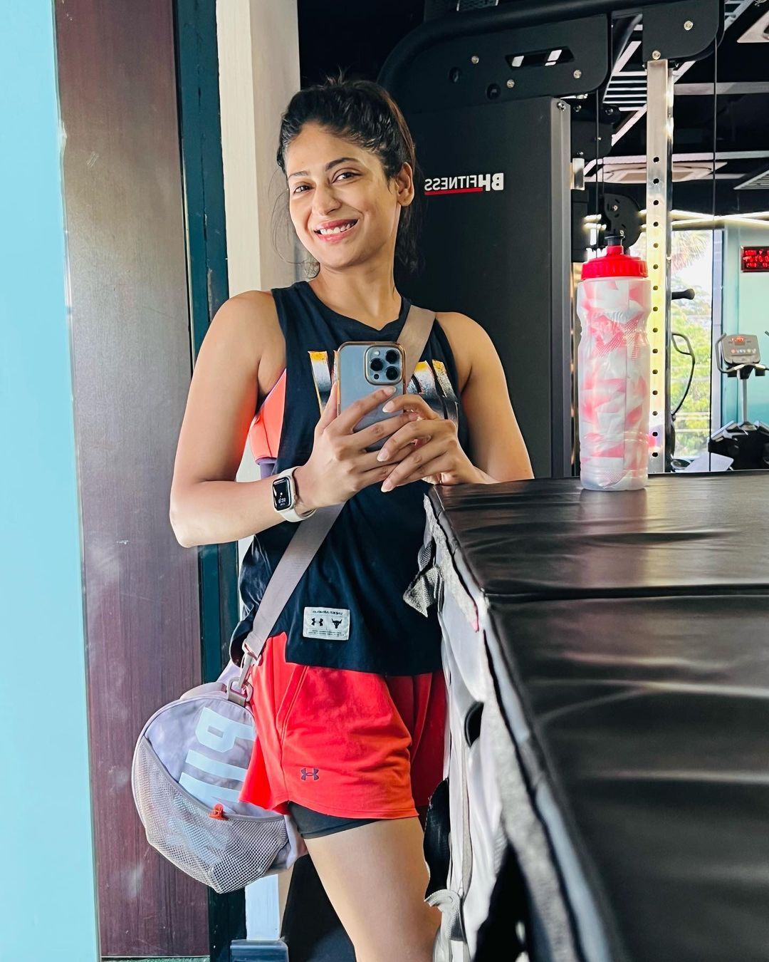 photos : ஜிம் சூட்டில் ஒர்கவுட் போஸில் விஜயலக்ஷ்மி .. கலக்கலான லேட்டஸ்ட் க்ளிக்ஸ் இதோ!