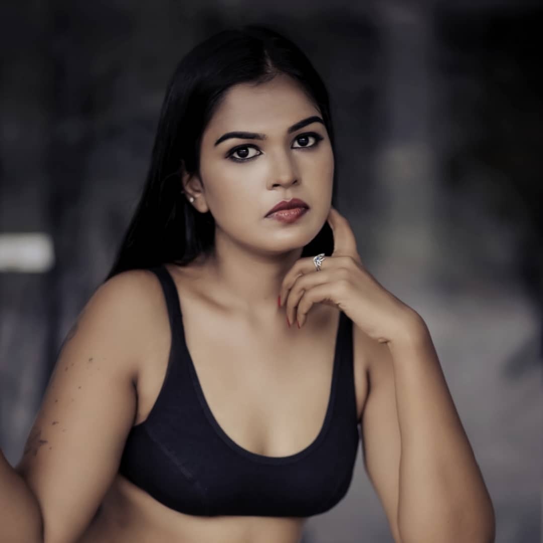 PHOTOS : யப்பா.. என்ன அழகு! கேரள மாடல் அழகி அர்ச்சனாவின் அசத்தல் புகைப்படங்கள்..!  