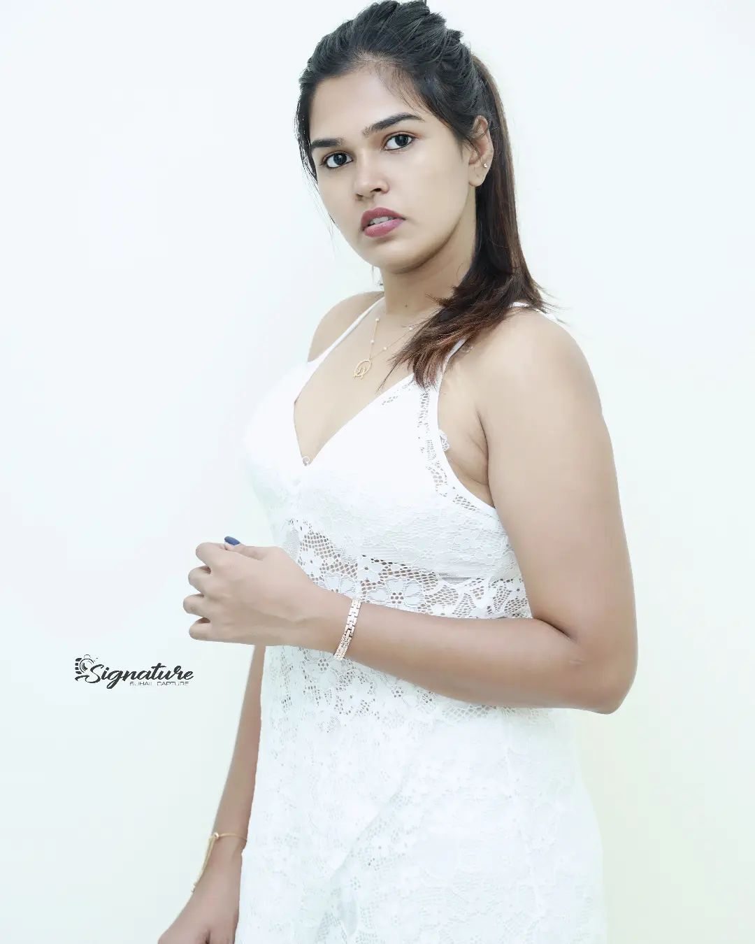 PHOTOS : யப்பா.. என்ன அழகு! கேரள மாடல் அழகி அர்ச்சனாவின் அசத்தல் புகைப்படங்கள்..!  