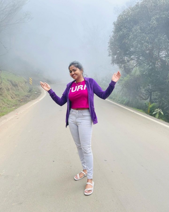 PHOTOS : காணாமல் போய் திரும்ப கிடைத்த ஐ-போனுடன்.. போஸ் கொடுத்த ஷாலு ஷாமு.. அட்வைஸ் பண்ணும் நெட்டிசன்கள்..  