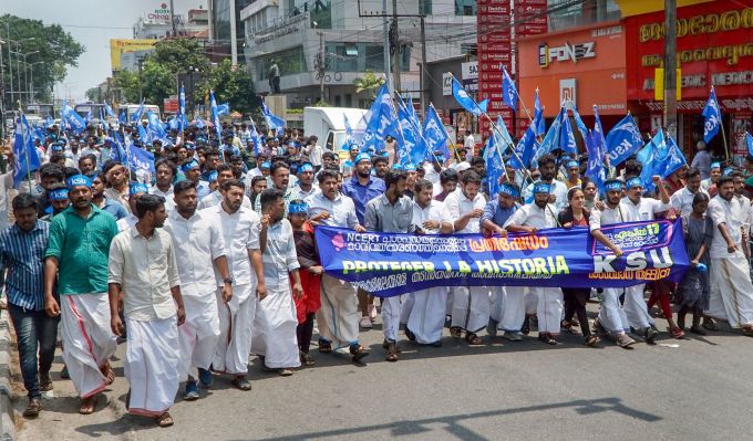 News in Photos (17 April 2023) | Photos of Top News Today - Oneindia Gallery