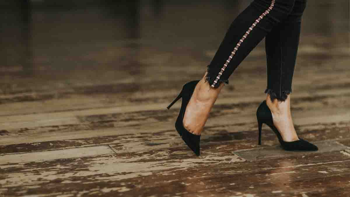 Tips for High Heels Walking: ഹീല്‍സിട്ട് നടക്കാനാകുന്നില്ലേ...? ഇതാ ചില പൊടിക്കൈകള്‍