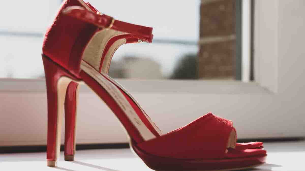 Tips for High Heels Walking: ഹീല്‍സിട്ട് നടക്കാനാകുന്നില്ലേ...? ഇതാ ചില പൊടിക്കൈകള്‍