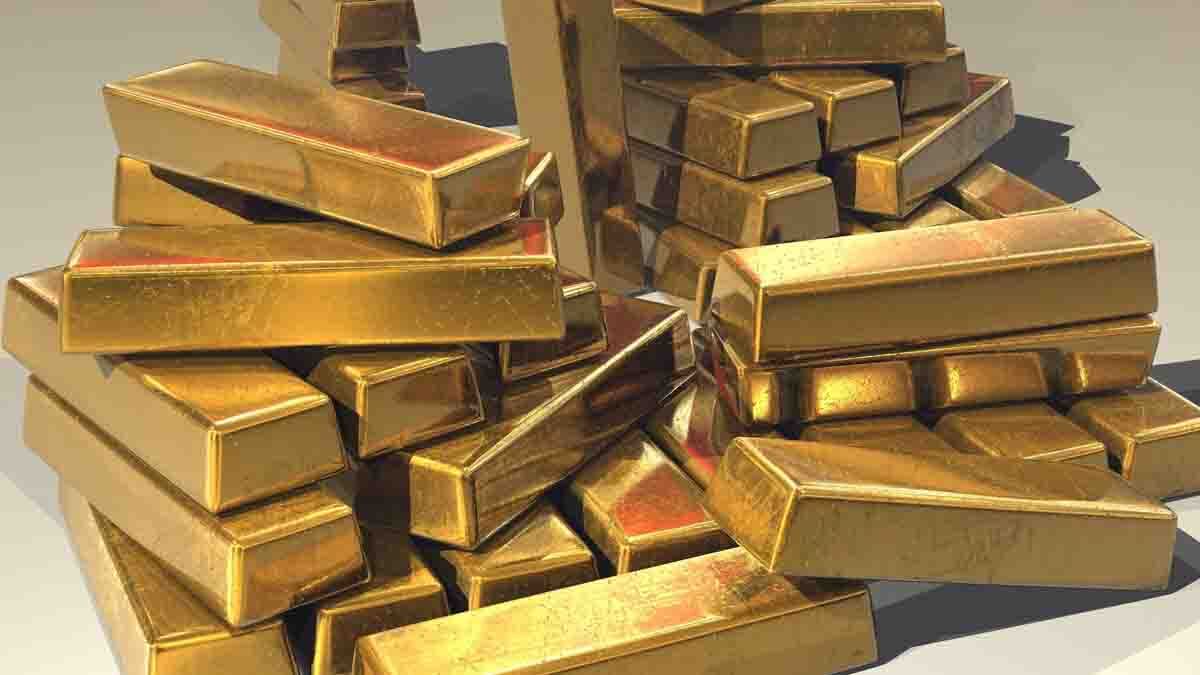 Vastu Tips: വീട്ടില്‍ സ്വര്‍ണം സൂക്ഷിക്കേണ്ടത് ഇവിടെ.. ഇരട്ടിയാകും, വാസ്തു പറയുന്നത് കേള്‍ക്കാം