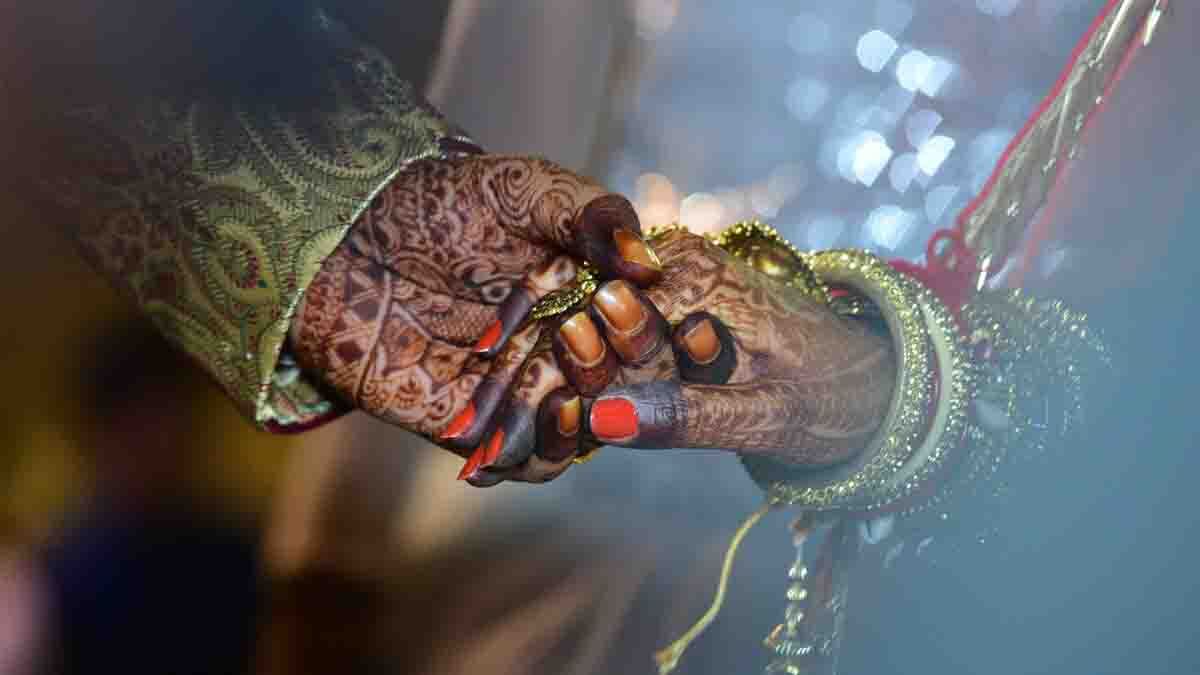 Vastu Tips: വാട്ടര്‍ടാങ്ക് മാറ്റിയാല്‍ വിവാഹം നടക്കുമോ..? കിടക്കേണ്ടത് ഏത് ദിശയില്‍; പെട്ടെന്ന് വിവാഹം നടക്കാനുള്ള മാര്‍ഗങ്ങള്‍