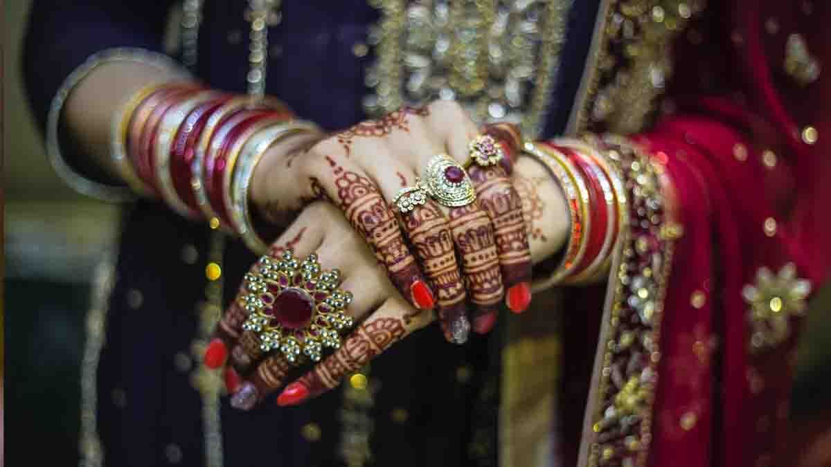 Vastu Tips: വാട്ടര്‍ടാങ്ക് മാറ്റിയാല്‍ വിവാഹം നടക്കുമോ..? കിടക്കേണ്ടത് ഏത് ദിശയില്‍; പെട്ടെന്ന് വിവാഹം നടക്കാനുള്ള മാര്‍ഗങ്ങള്‍