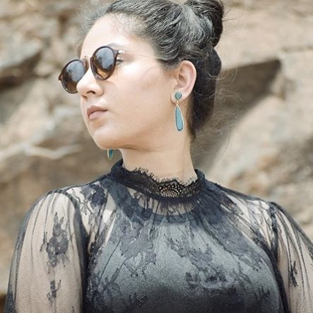 'फिर हेरा फेरी' फिल्म की ये क्यूट बच्ची याद है? अब 17 साल बाद दिखने लगी है बेहद बोल्ड