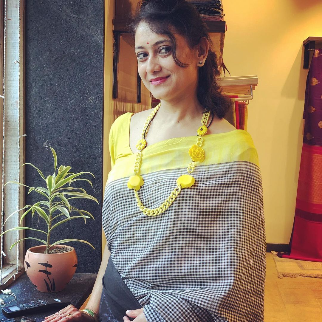 बेहद खूबसूरत हैं 'नई दुल्हनिया' रुपाली बरुआ, जिनसे 60 साल की उम्र में आशीष विद्यार्थी ने की है दूसरी शादी