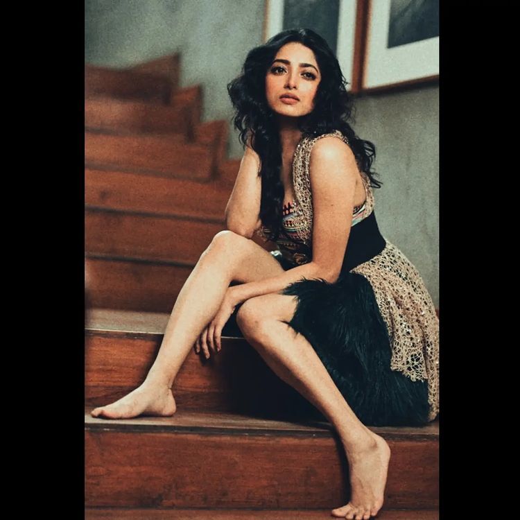 Chol va kokrakli kelin Chernous Varey Grishko bilan porno