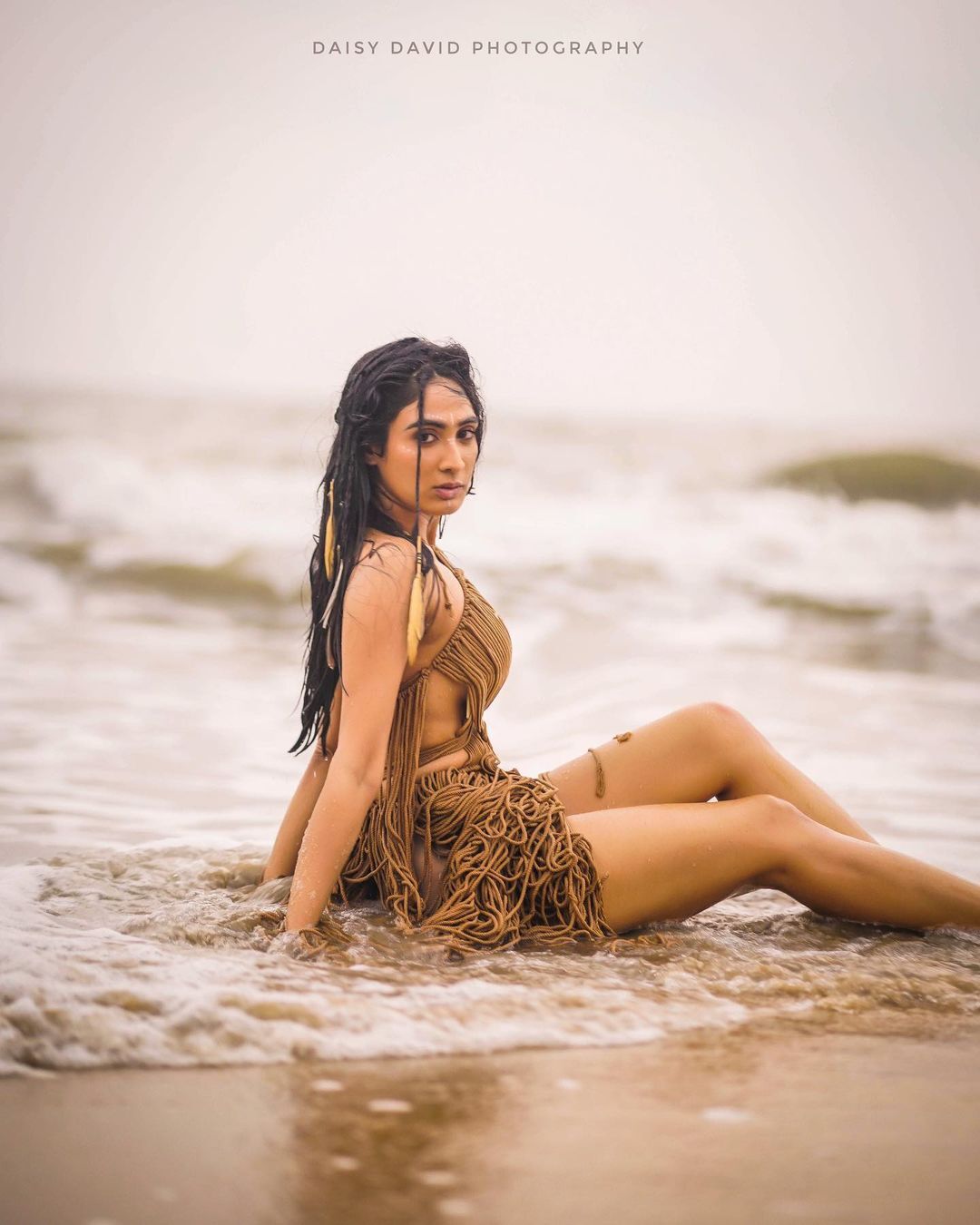 Deepti Sati: സൂപ്പർ ലുക്കിൽ ആരാധകരെ ഞെട്ടിച്ച് ദീപ്തി സതി... സോഷ്യൽ മീഡിയയിൽ തരംഗമായി പുത്തൻ ഫോട്ടോഷൂട്ട്